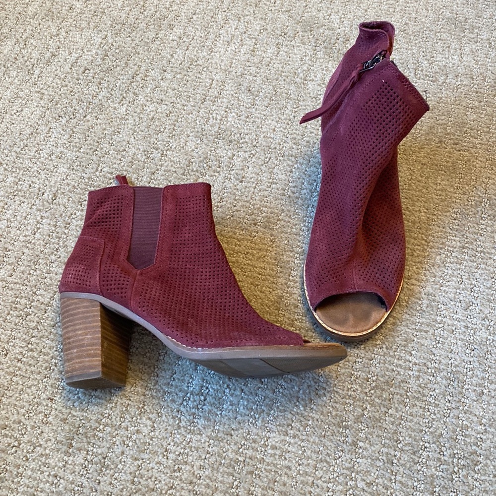 Womens Tom’s booties